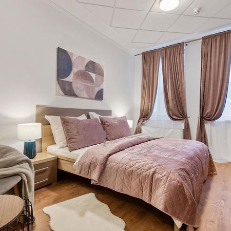 Luxe Living At Old Town Center Lägenhet Bratislava Exteriör bild